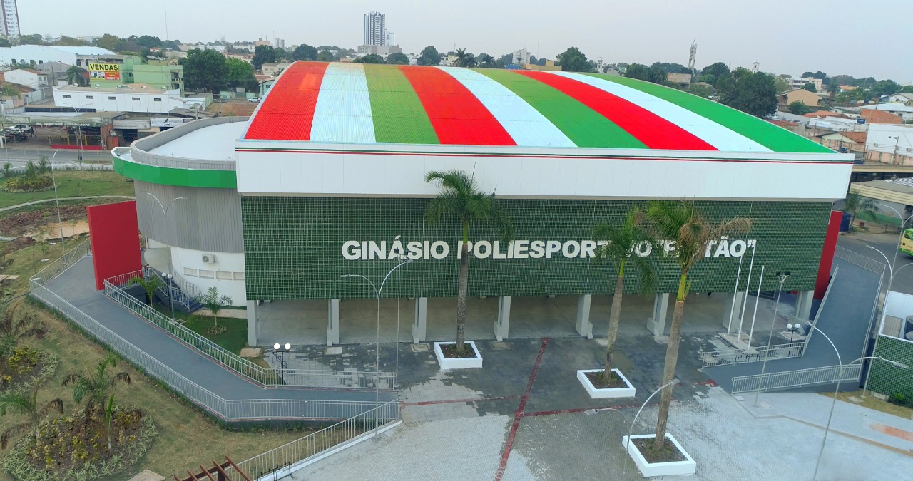 Ginásio poliesportivo com aplicação de tintas Neovinil
